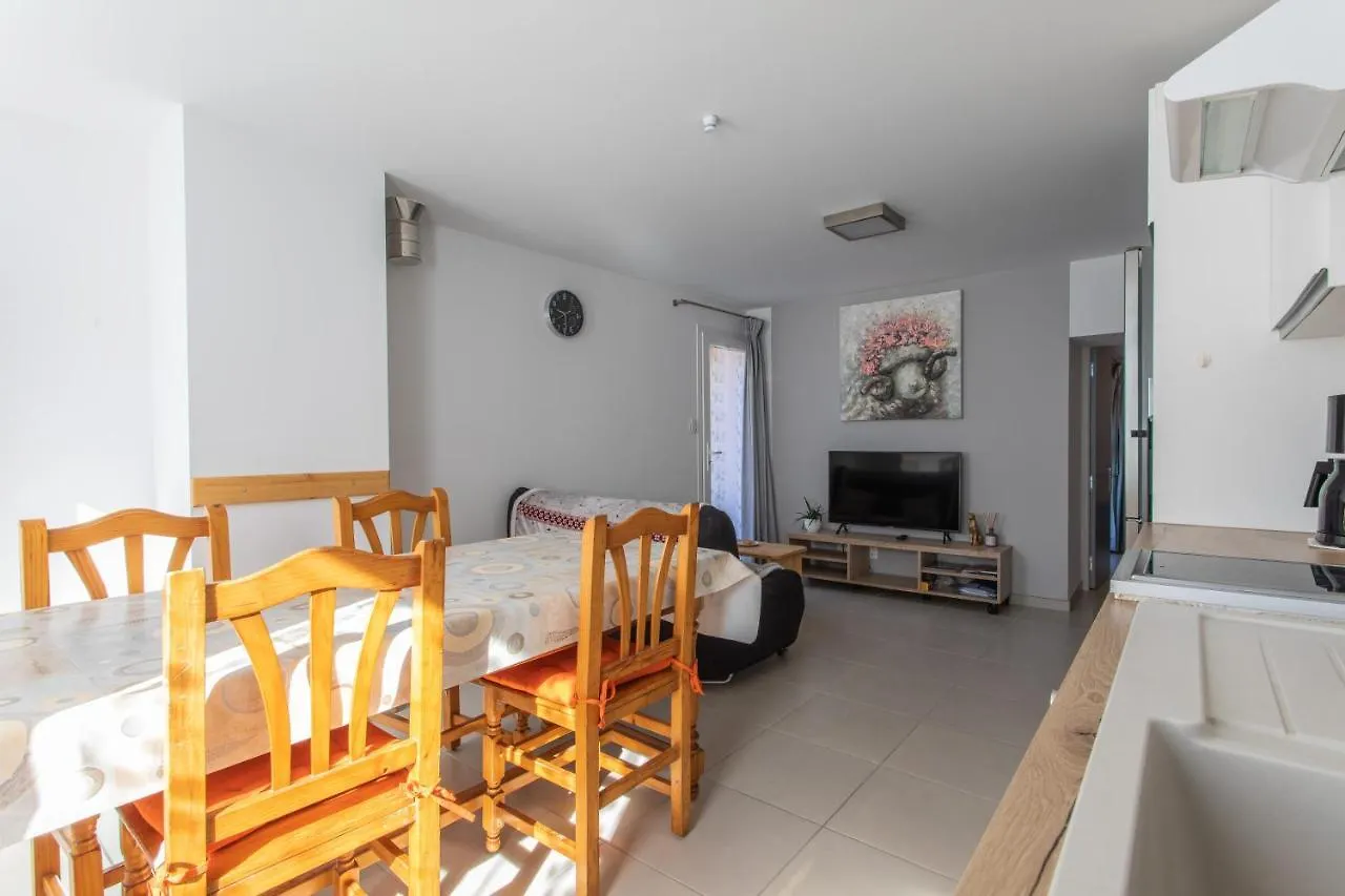 Le Belier 2Nd Etage Avec Balcon Au Centre Ville D'Embrun 0*, Embrun Frankreich