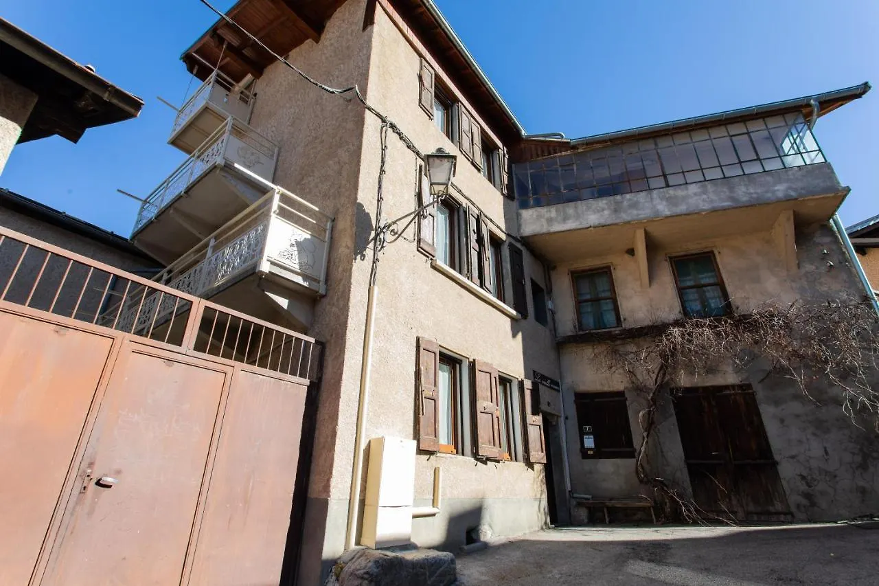 Le Belier 2Nd Etage Avec Balcon Au Centre Ville D'Embrun Apartment Embrun