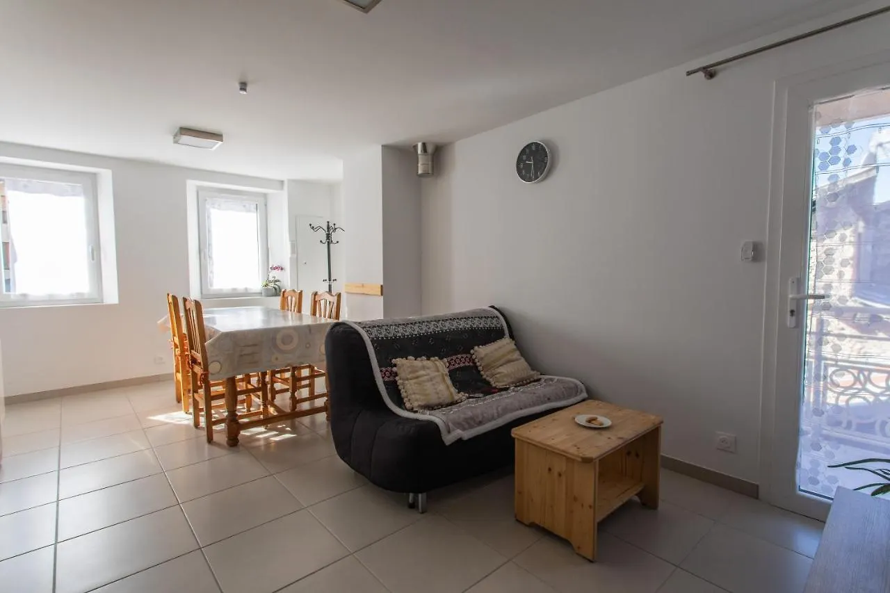 Apartment Le Belier 2Nd Etage Avec Balcon Au Centre Ville D'Embrun Frankreich